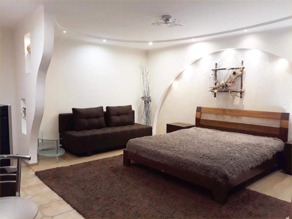 Apartment At Matusevycha Street 2-15 كريفوي روغ المظهر الخارجي الصورة