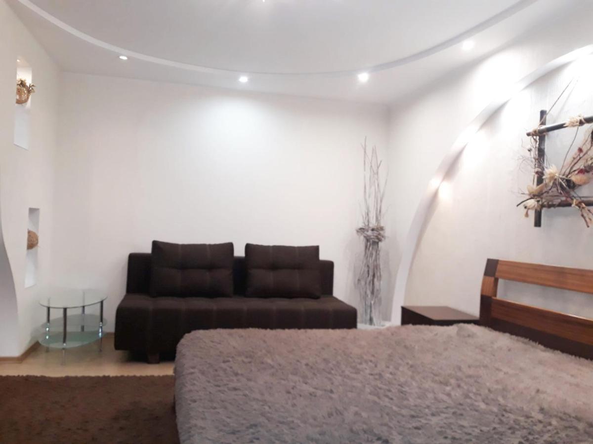 Apartment At Matusevycha Street 2-15 كريفوي روغ المظهر الخارجي الصورة